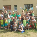 Zdjęcie dzieci i rodziców z grupy Motylków