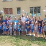 Zdjęcie dzieci i rodziców z grupy Mróweczek