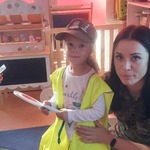 Dzieci na zajęciach z funkcjonariuszami z Podlaskiego Oddziału Straży Granicznej